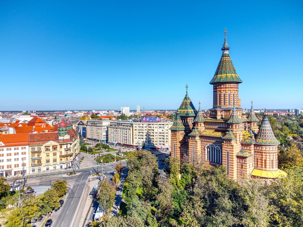 A képen a temesvári ortodox székesegyház látható.