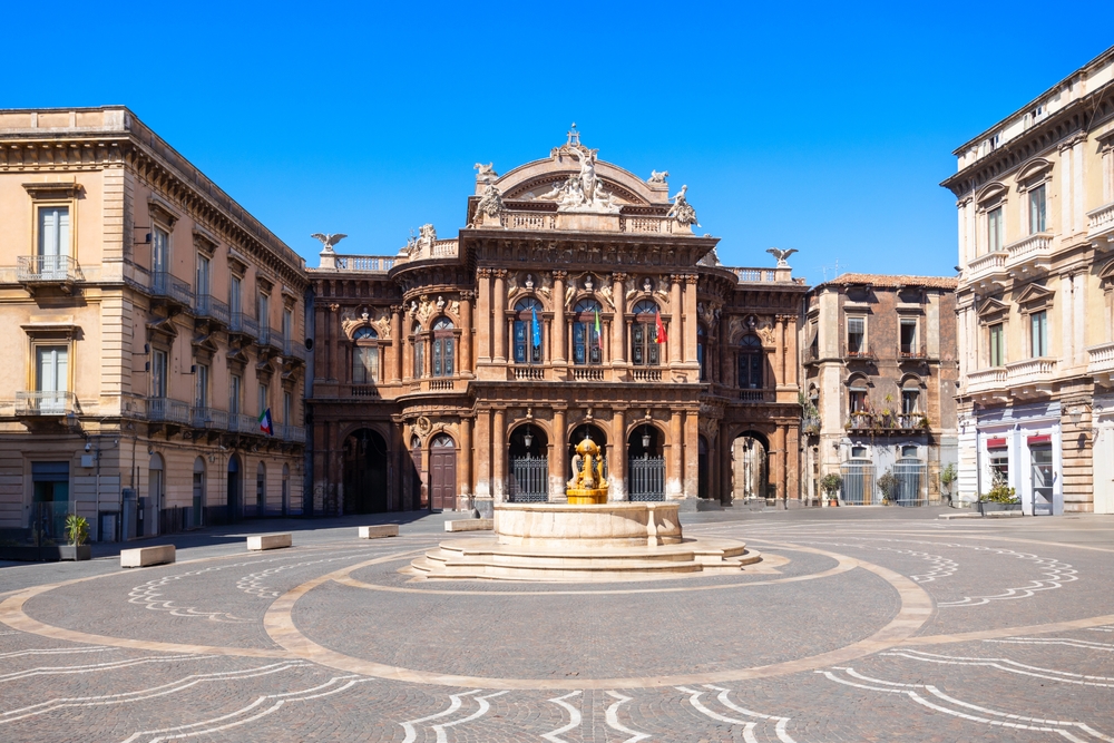 Az épület a Teatro Massimo Bellini, Catania operaháza. 