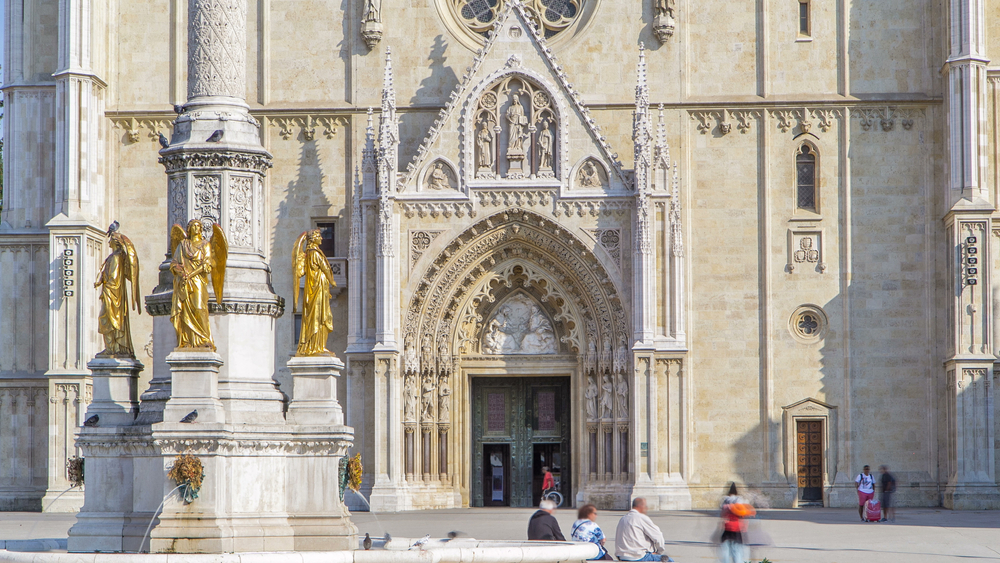 Ez a kép a zágrábi katedrálist (Zágrábi Boldogasszony mennybemenetele székesegyház) ábrázolja, amely Horvátország egyik legismertebb neogótikus építménye. - Z(s)eppelin utazás